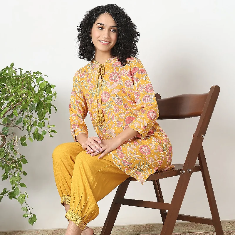 Regular Fit Floral Kurta with Pant Set