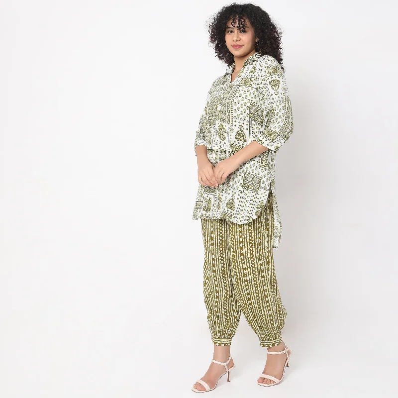 Straight Fit Printed Kurta with Pant Set