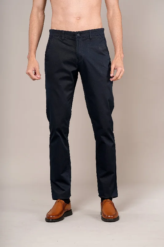 Men's Navy Solid Non-Pleated Casual Trouser