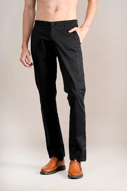 Men's Black Solid Non-Pleated Casual Trouser