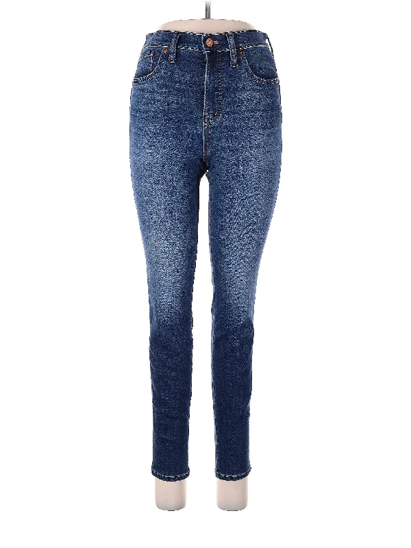 Mid-Rise Skinny Jeans in Medium Wash